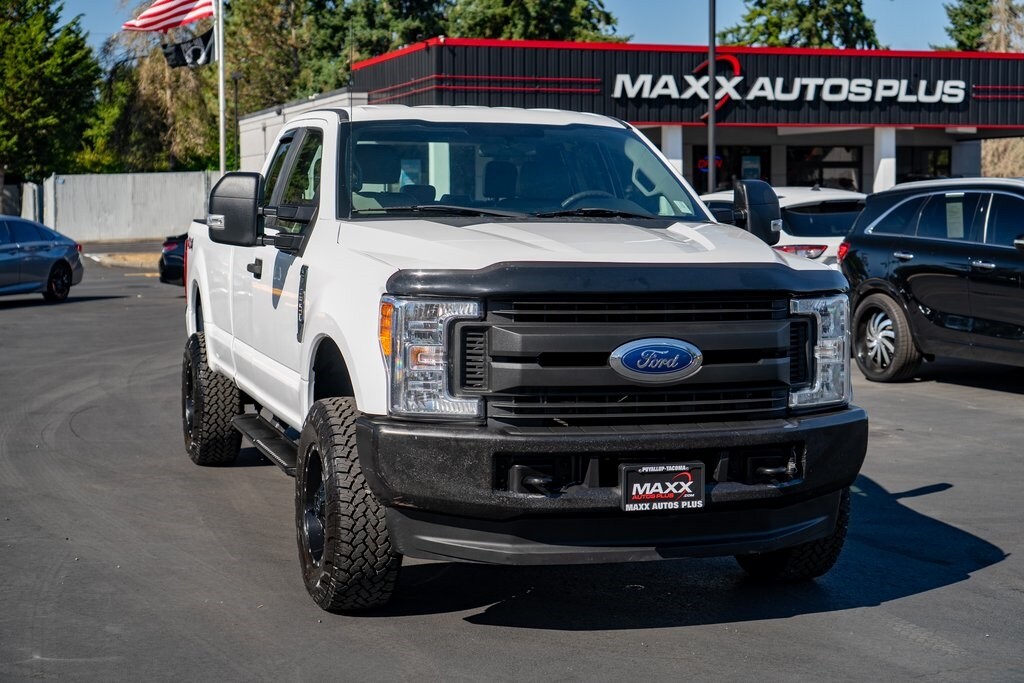 2017 Ford F-250 photo 2
