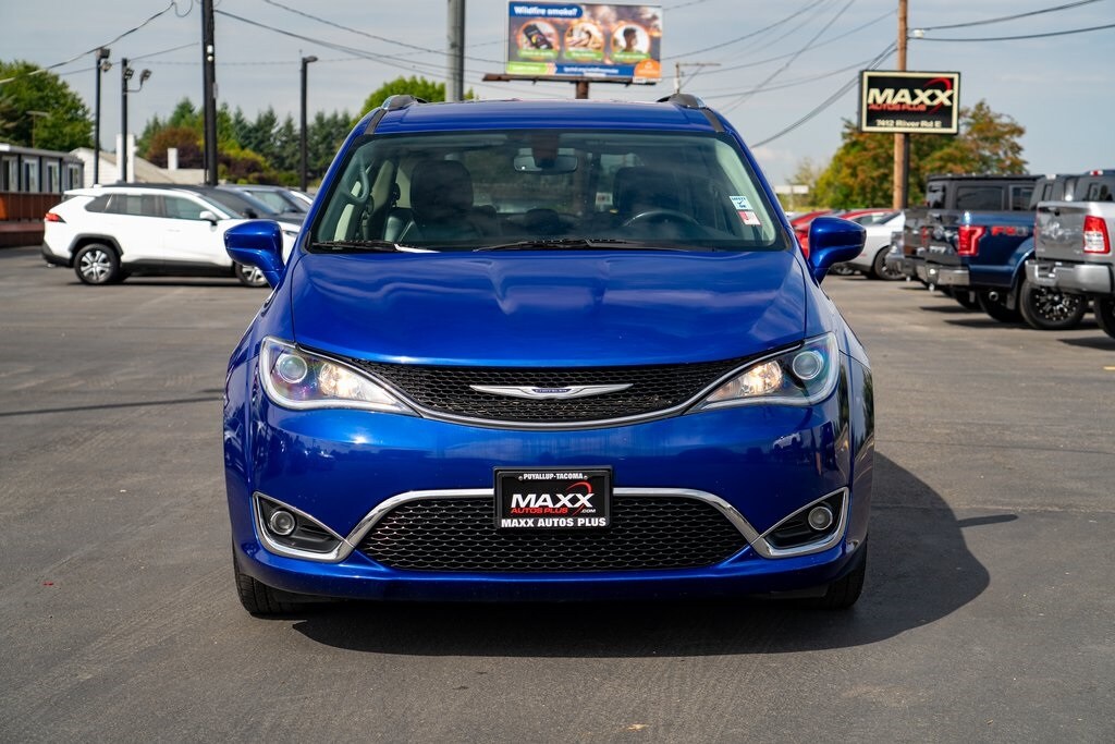 2020 Chrysler Pacifica Touring L photo 3