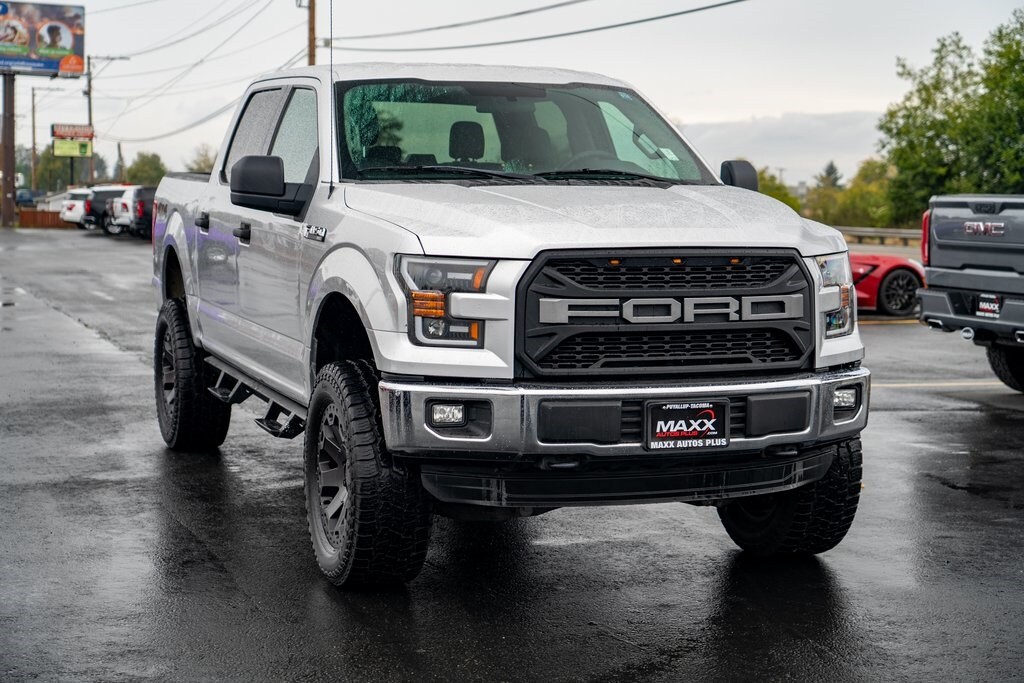 2015 Ford F-150 XLT photo 2