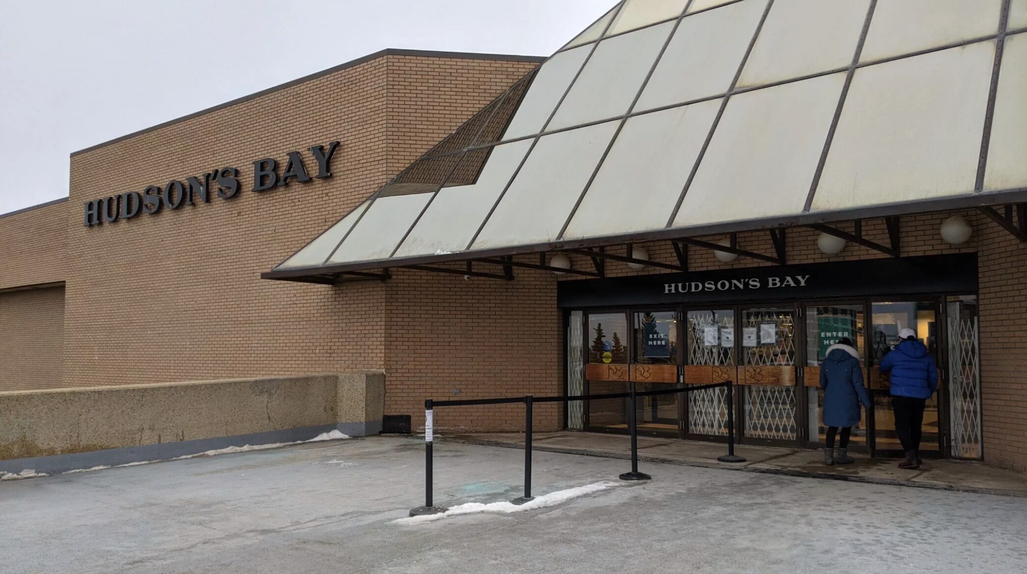 the-bay-west-edmonton-mall-5.png