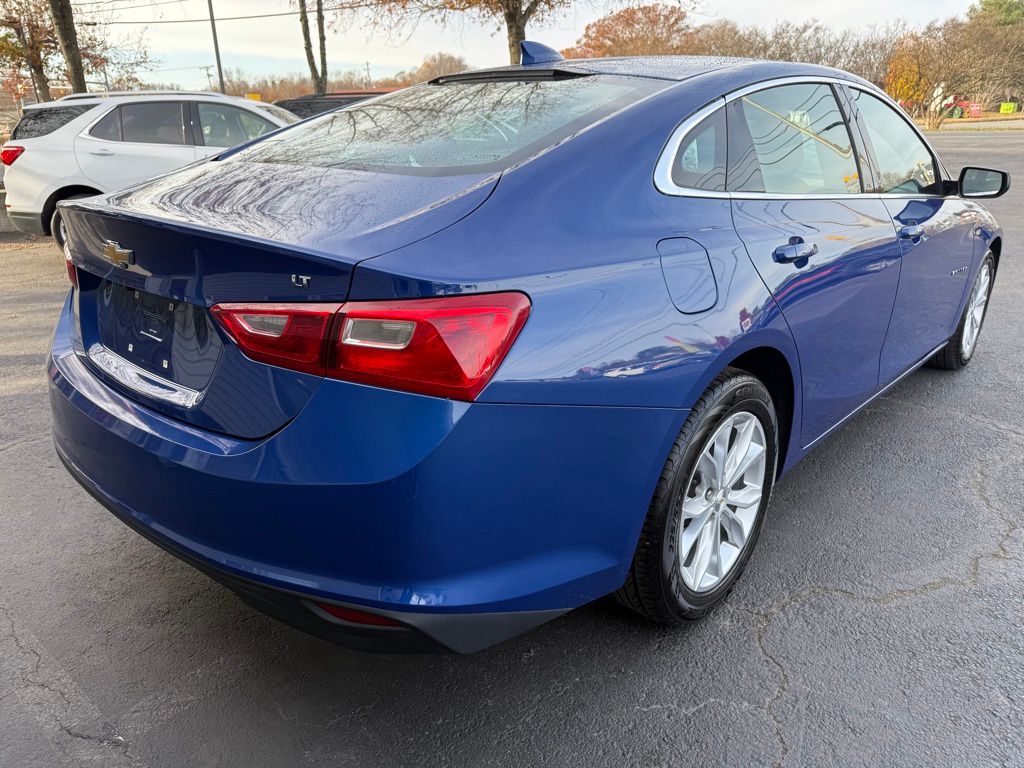 2023 Chevrolet Malibu 1LT photo 3