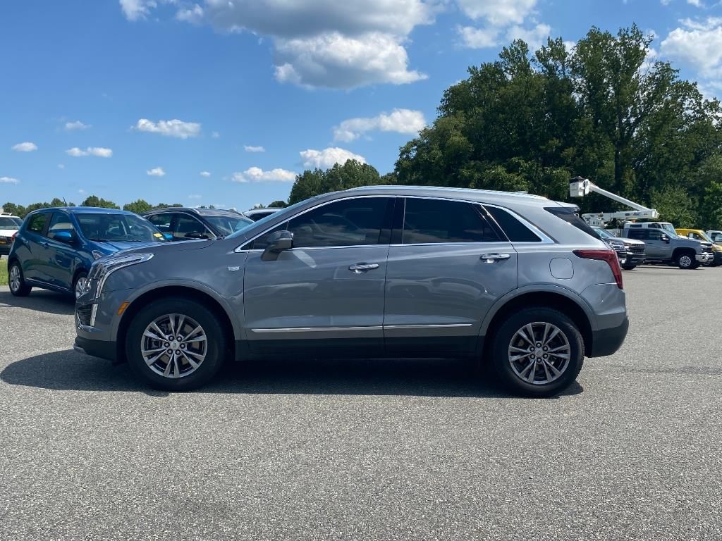 2022 Cadillac XT5 Premium Luxury photo 2