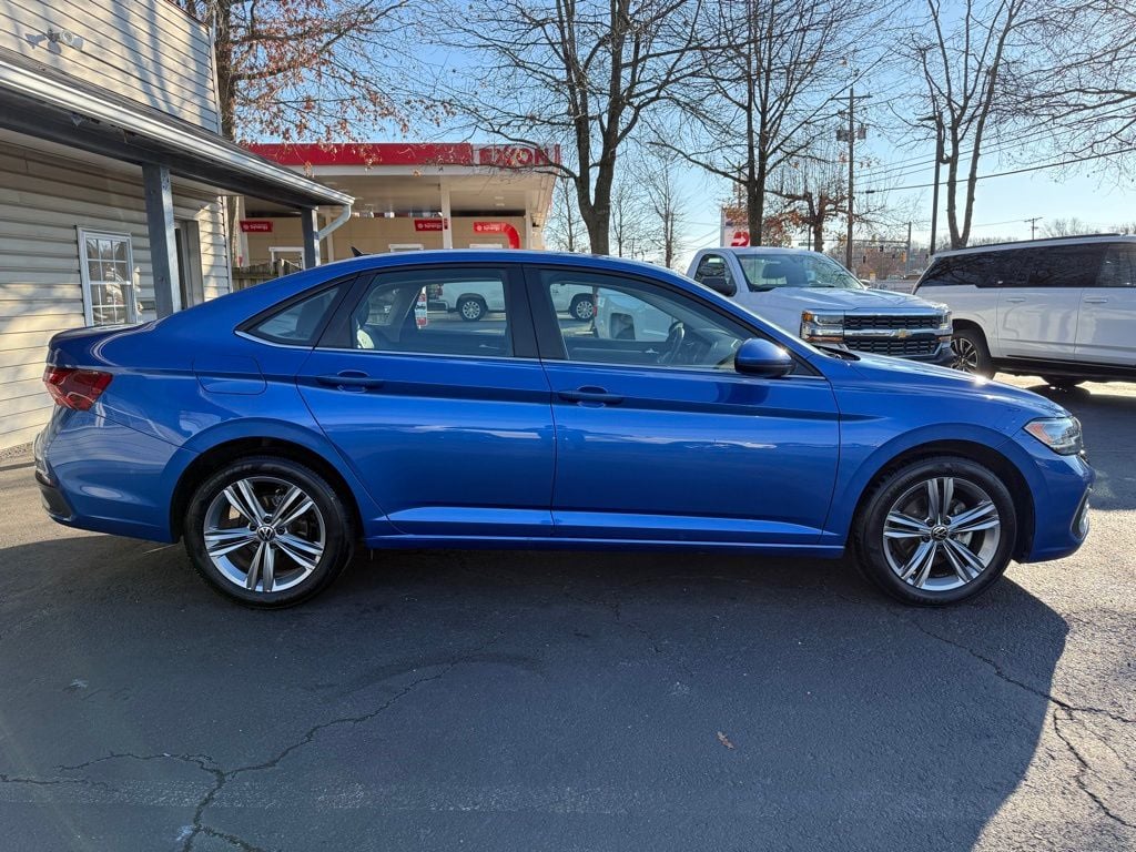 Used 2024 Volkswagen Jetta 1.5T SE Sedan