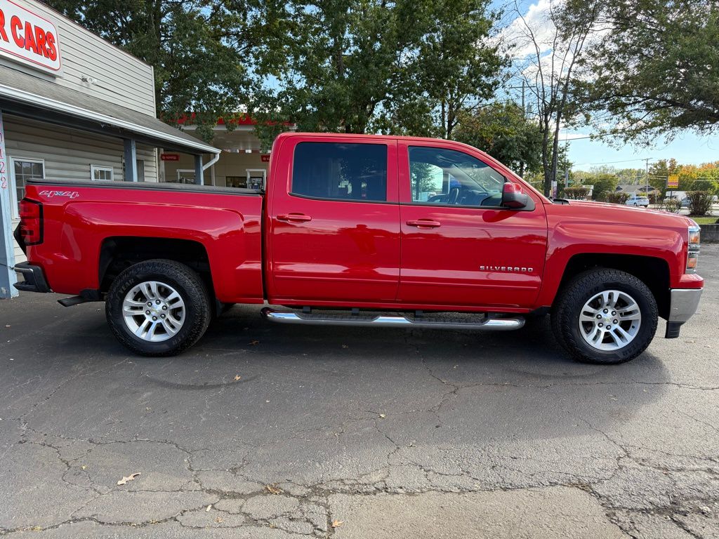 2015 Chevrolet Silverado 1500 LT photo 2