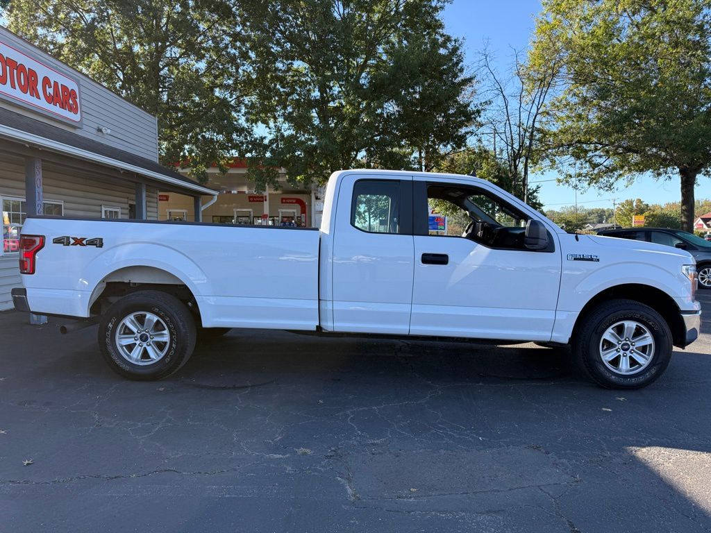 2020 Ford F-150 XLT photo 2