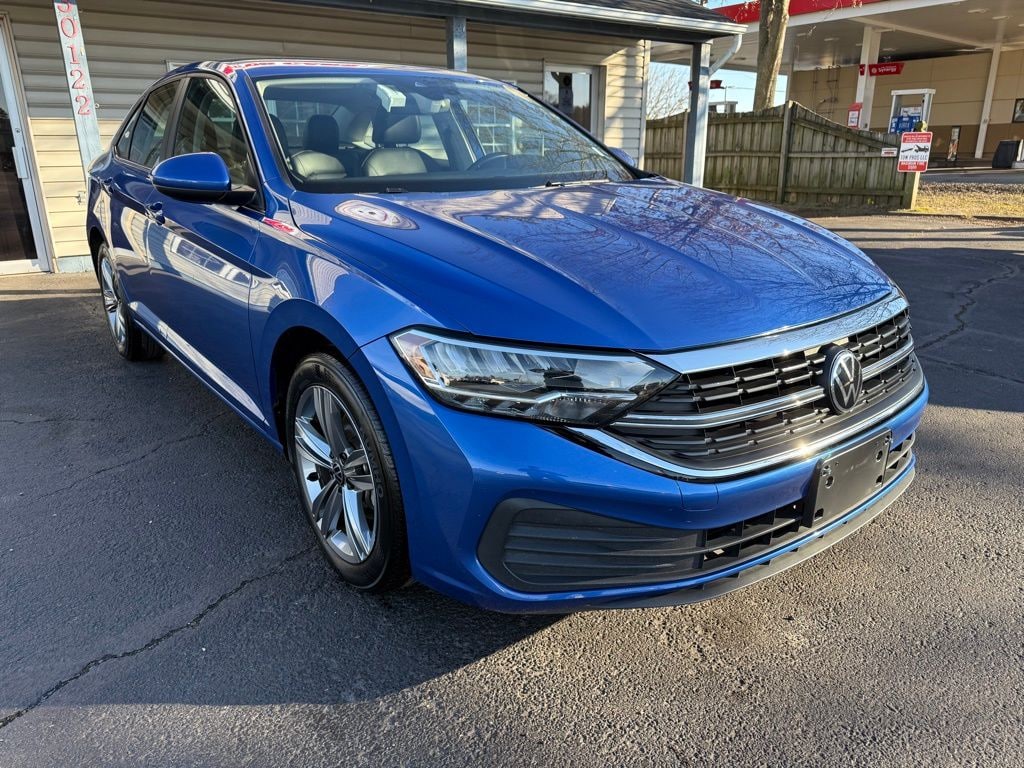 Used 2024 Volkswagen Jetta 1.5T SE Sedan