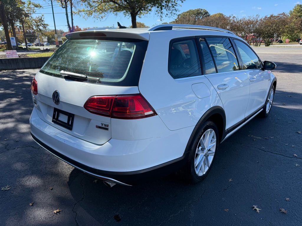 2017 Volkswagen Golf Alltrack TSI S 4Motion photo 3