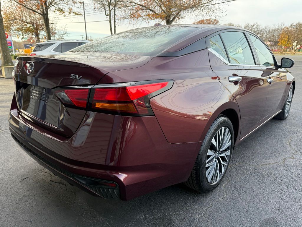 2023 Nissan Altima 2.5 SV photo 3