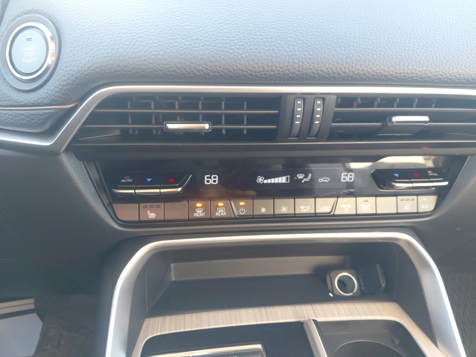 2025 Mazda CX-90 Preferred Package - Photo 14