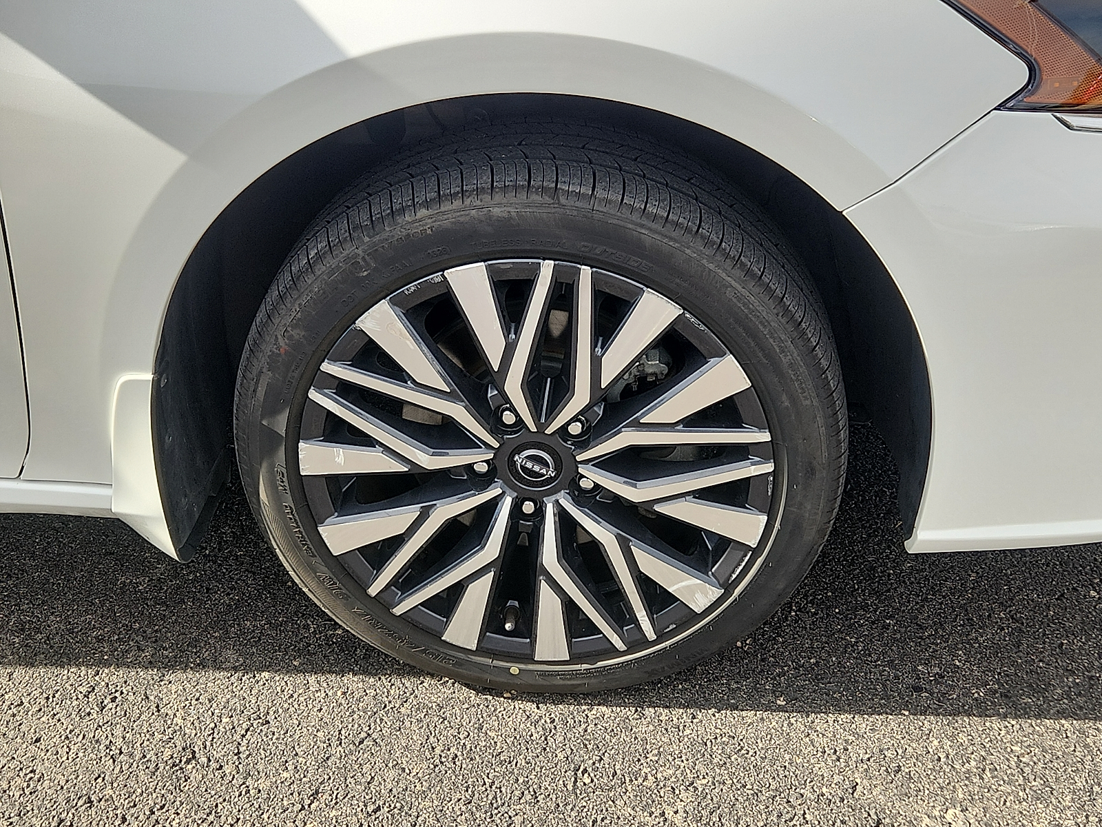 2023 Nissan Altima SV - Photo 7