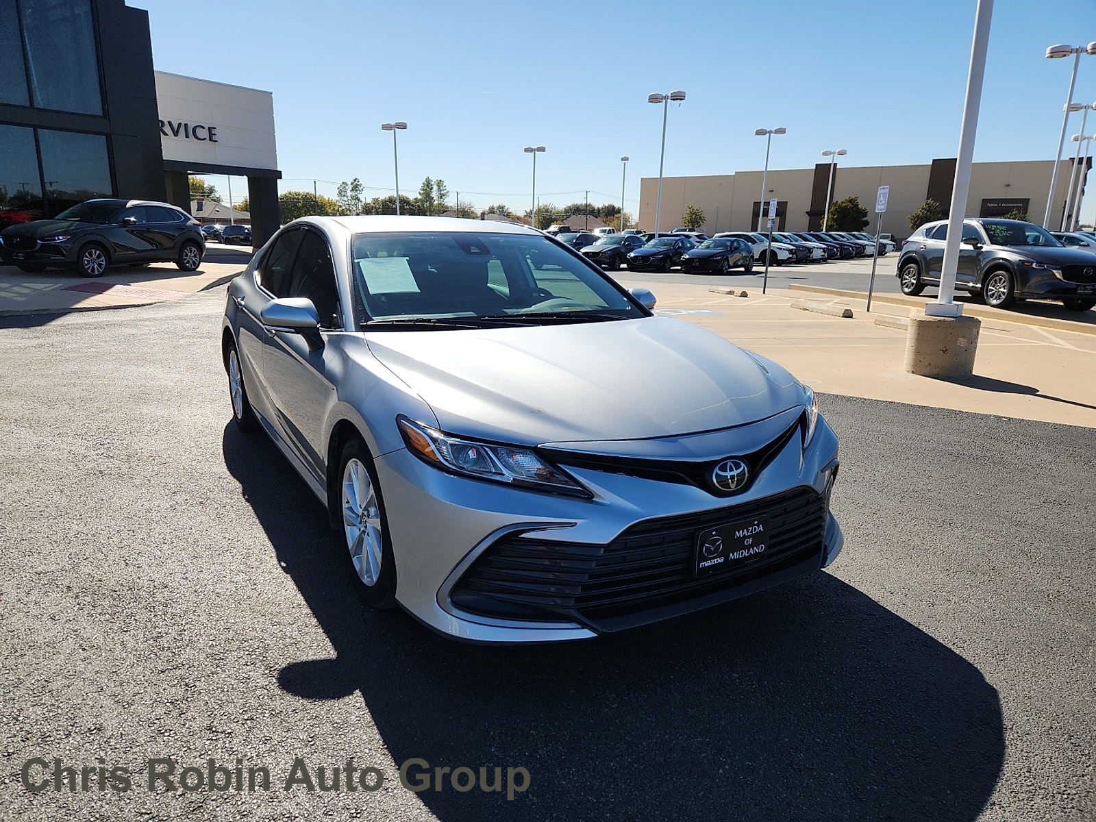 2023 Toyota Camry LE's photo