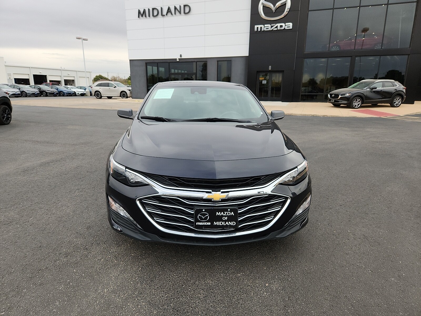 2023 Chevrolet Malibu 1LT photo 2