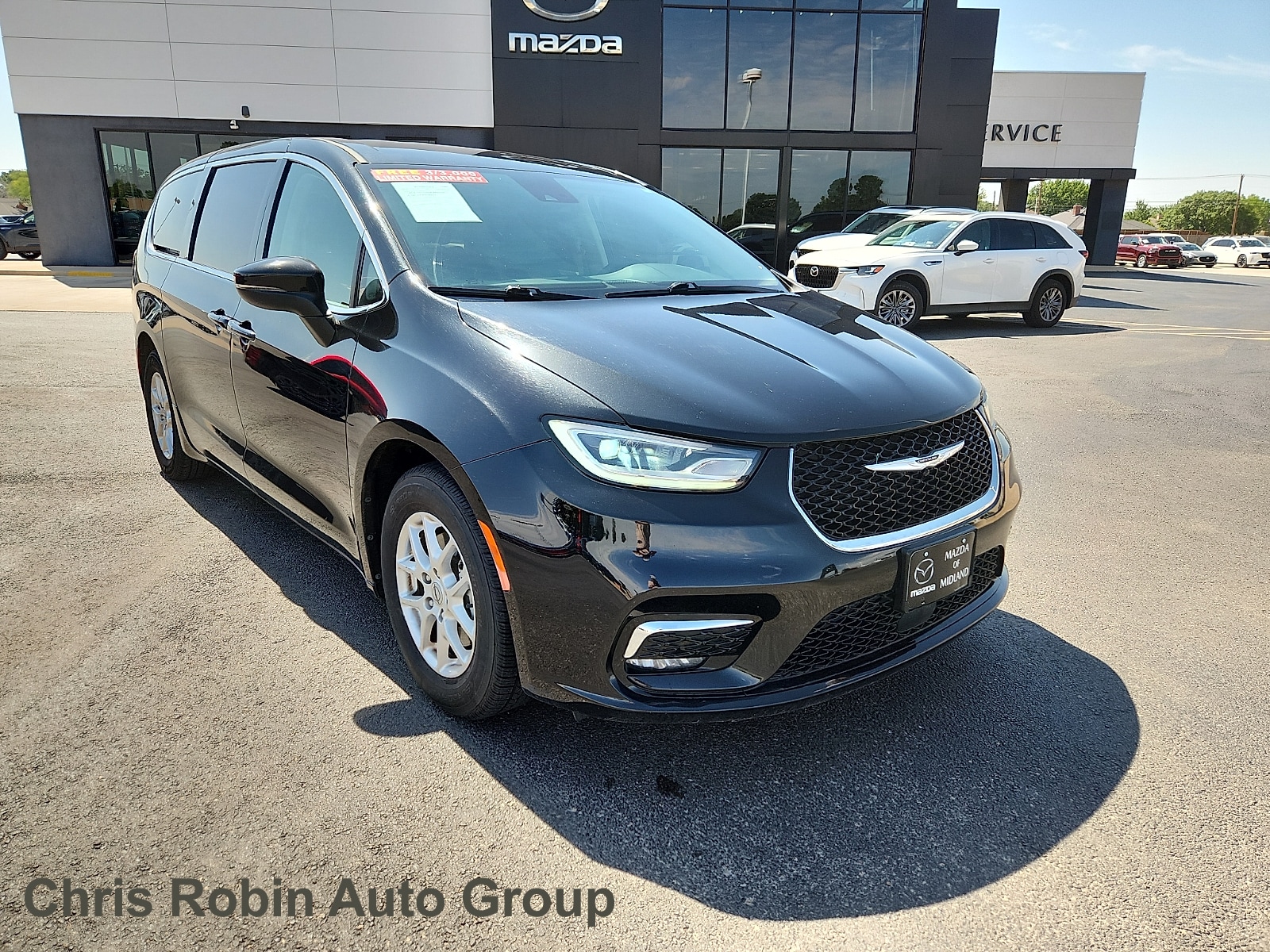 2023 Chrysler Pacifica Touring L's photo