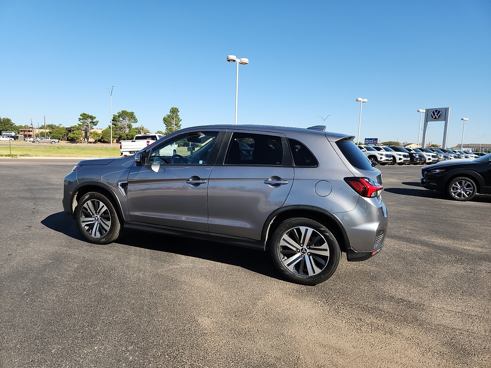 2021 Mitsubishi Outlander Sport SE photo 2