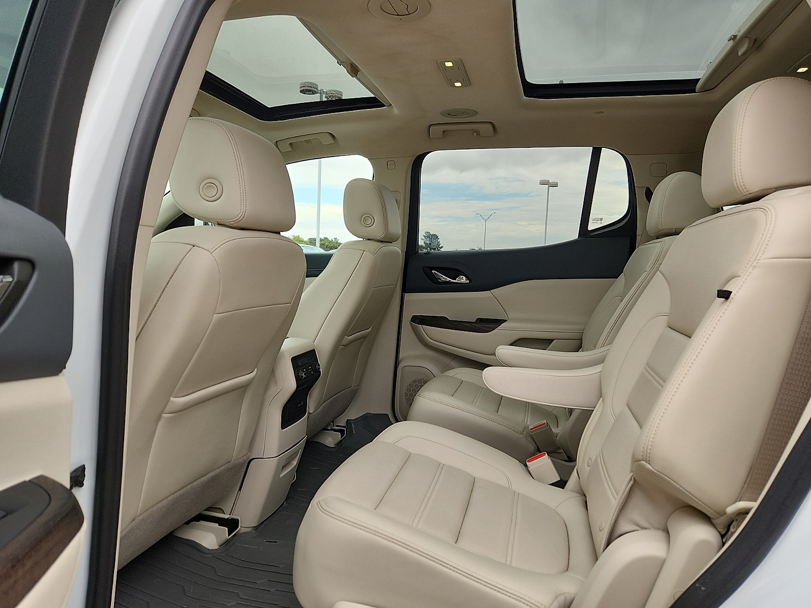 2022 GMC Acadia Denali - Photo 12