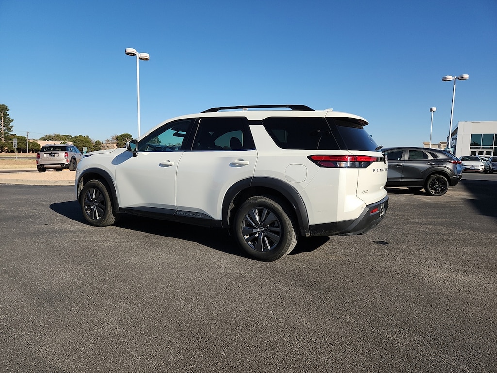 Used 2024 Nissan Pathfinder SV SUV