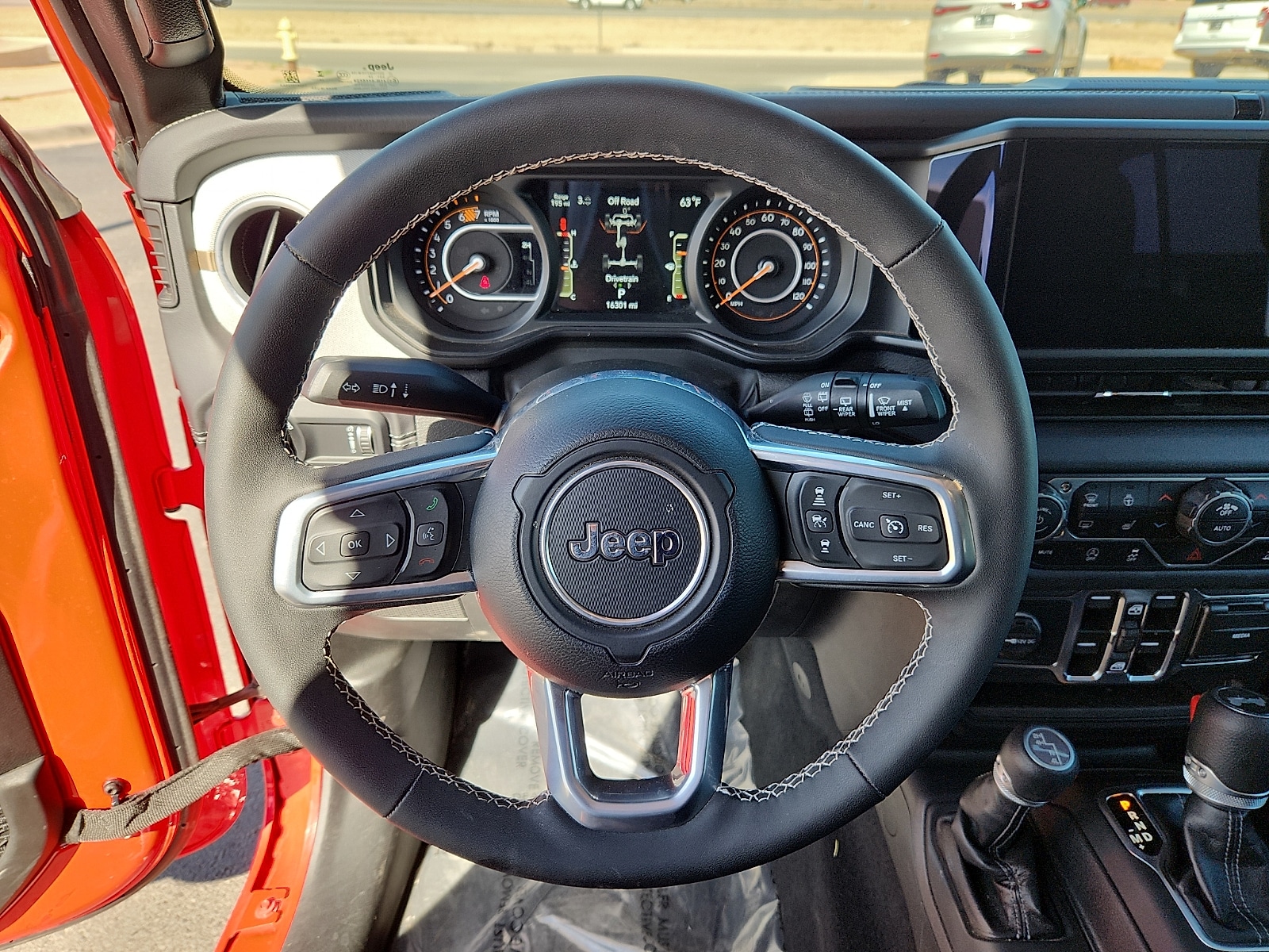 2025 Jeep Wrangler 4-Door Sahara - Photo 16