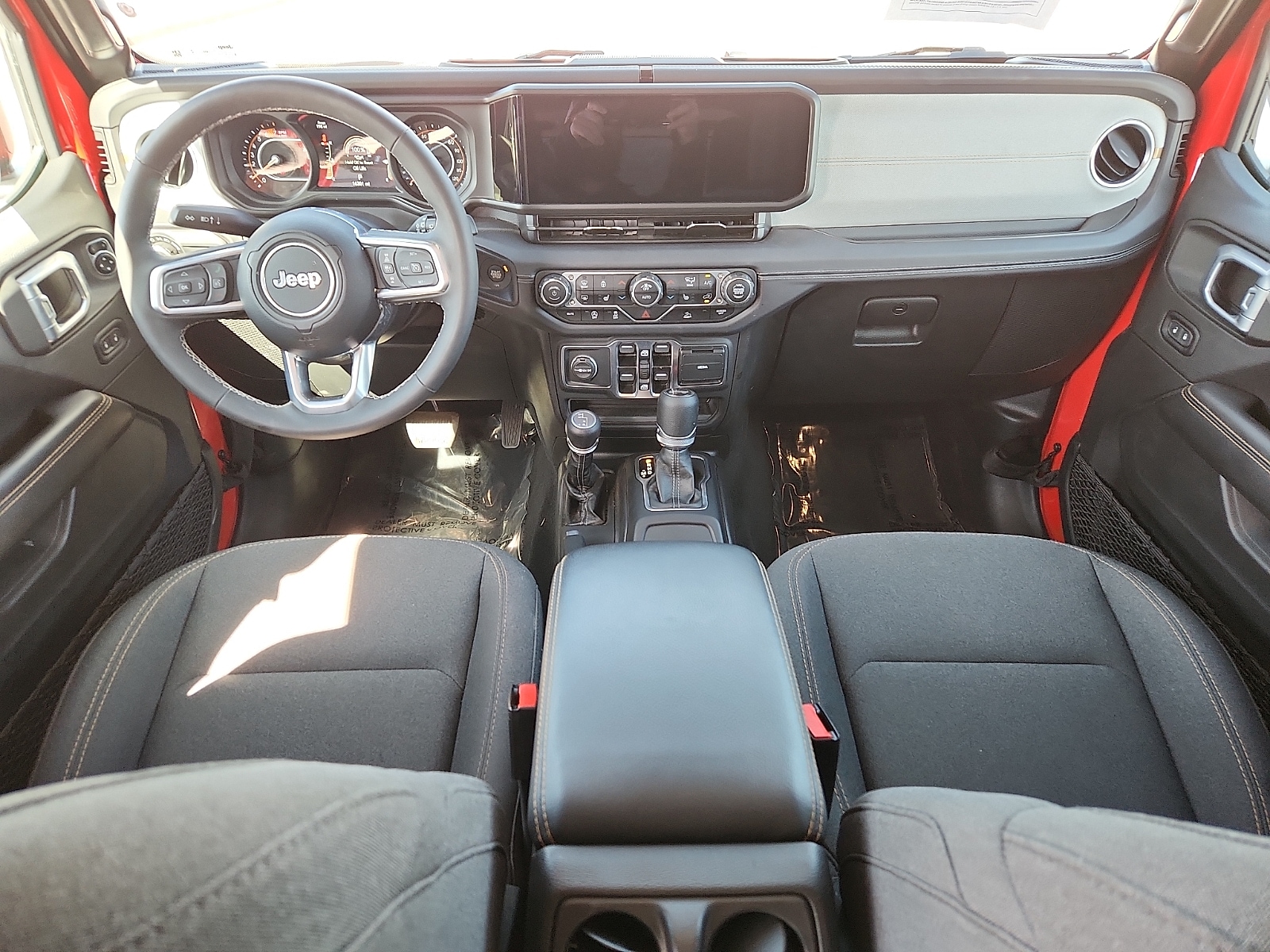 2025 Jeep Wrangler 4-Door Sahara - Photo 11