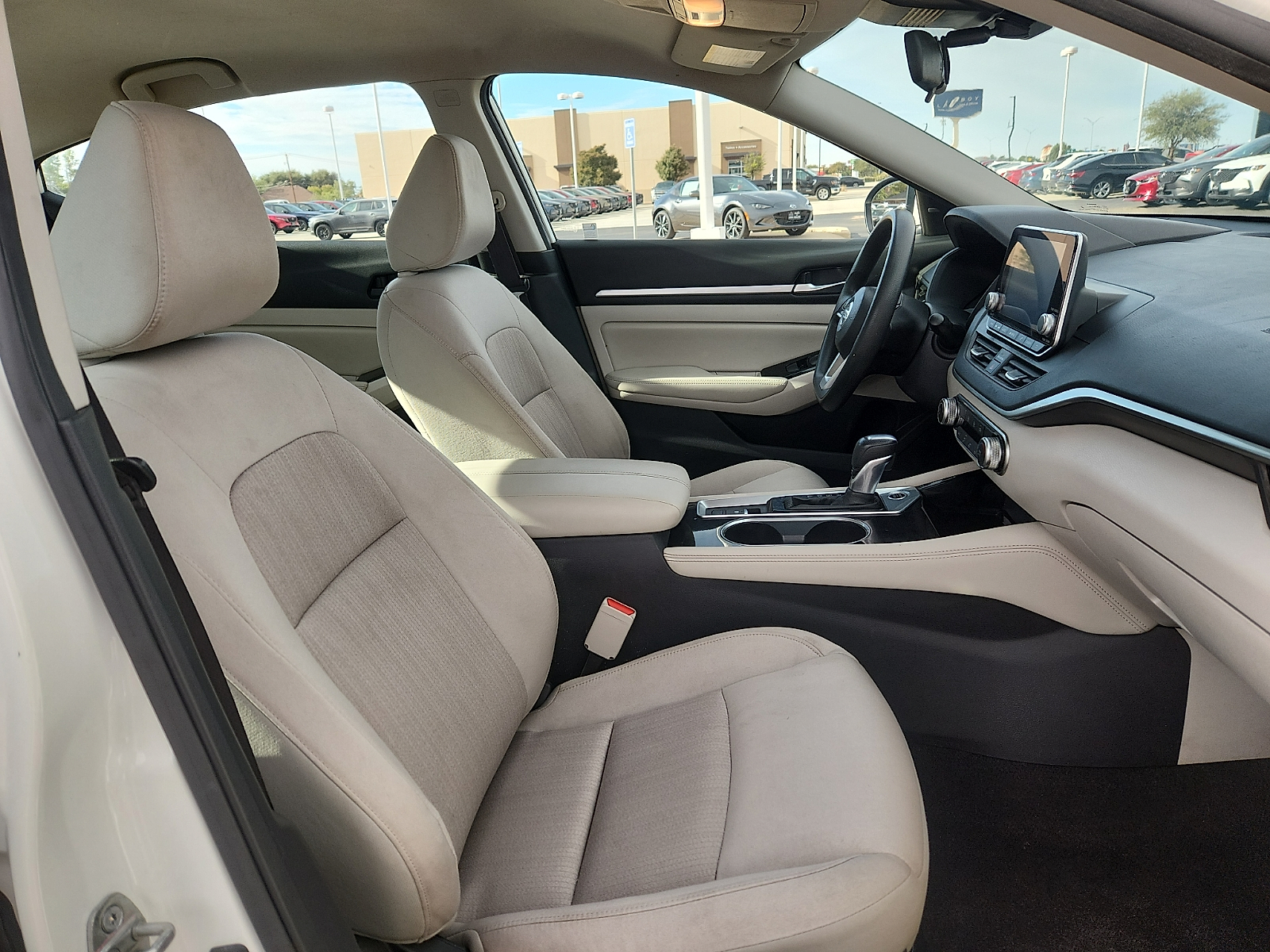 2023 Nissan Altima SV - Photo 14
