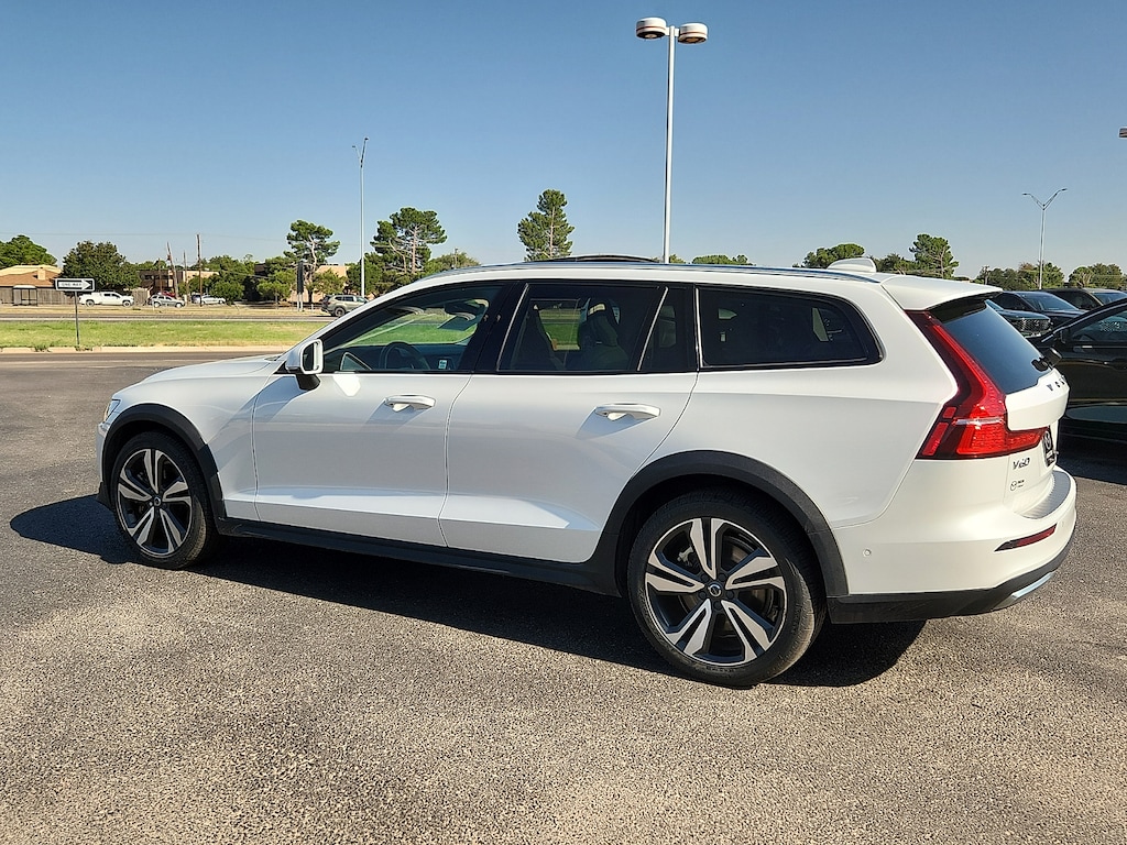 Used 2025 Volvo V60 Cross Country B5 Plus Wagon