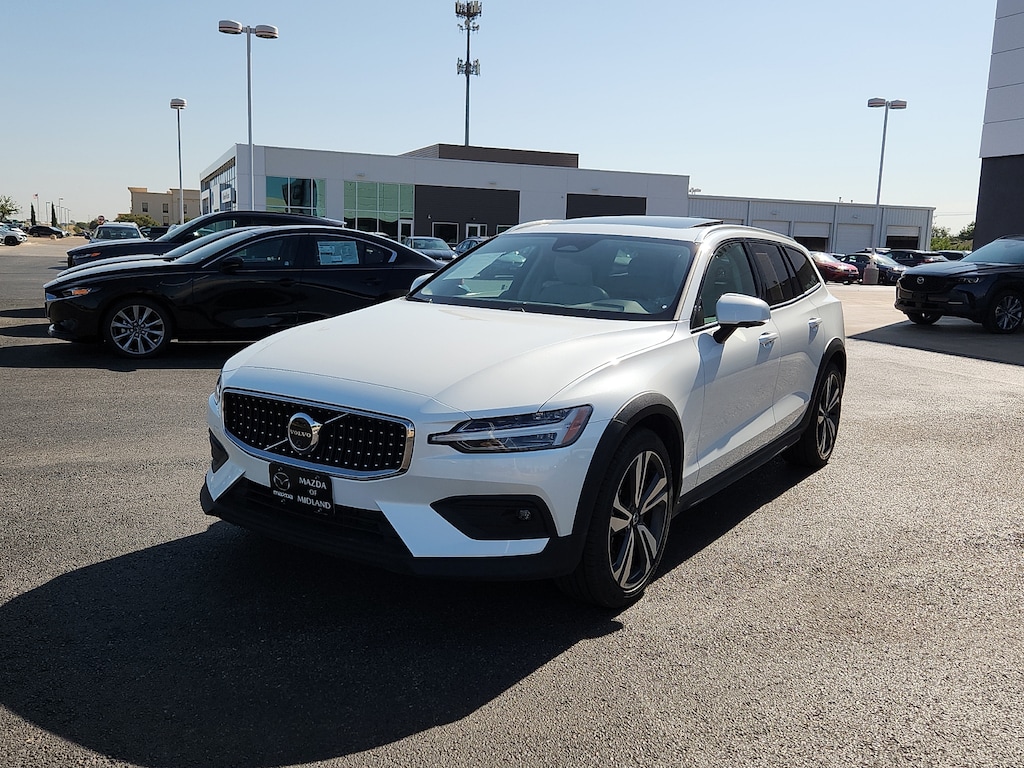 Used 2025 Volvo V60 Cross Country B5 Plus Wagon