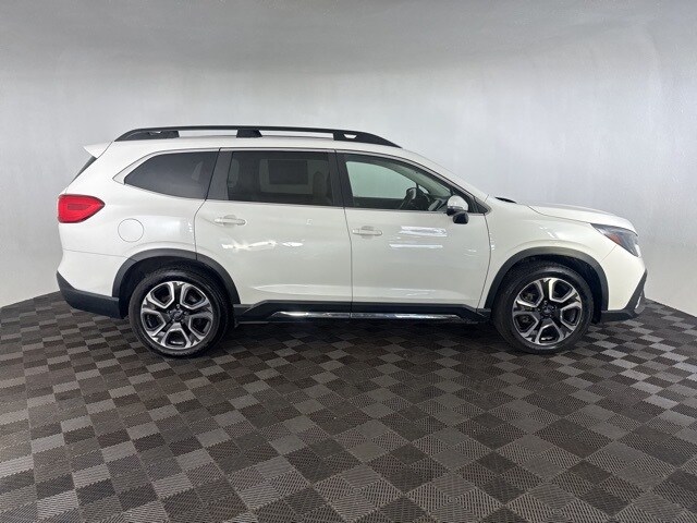 2023 Subaru Ascent Limited photo 4
