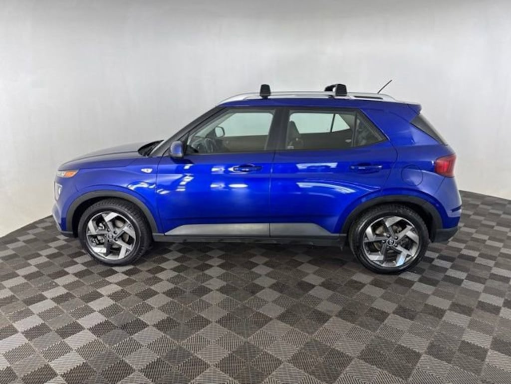 Used 2023 Hyundai Venue Limited SUV