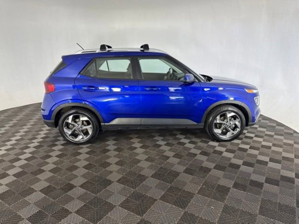 Used 2023 Hyundai Venue Limited SUV