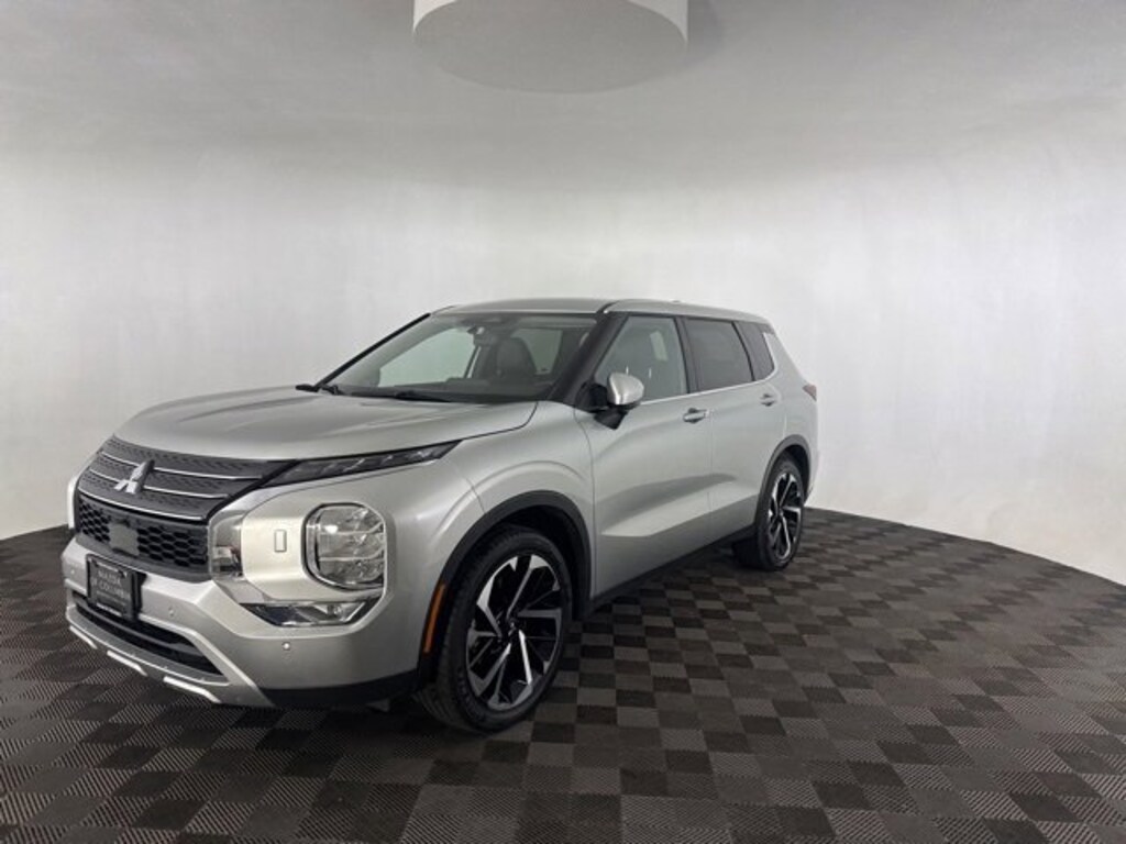 Used 2024 Mitsubishi Outlander SE SE S-AWC