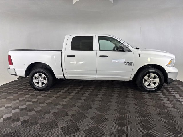 2023 Ram 1500 Classic SLT photo 4