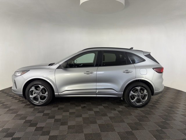 2023 Ford Escape ST-Line photo 4