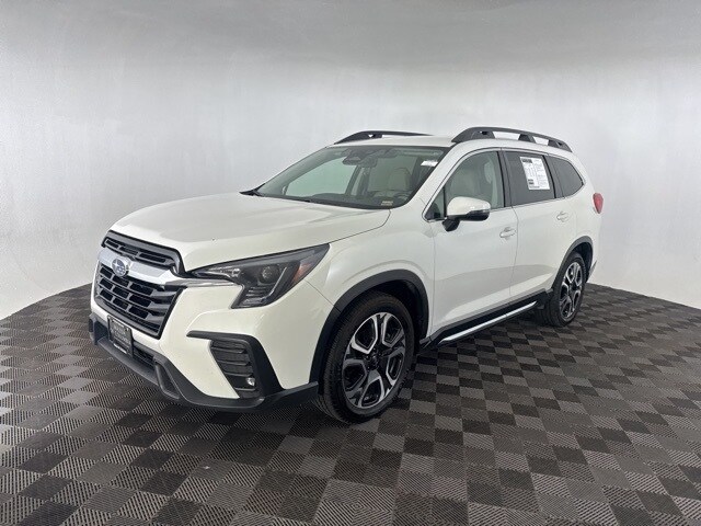 2023 Subaru Ascent Limited photo 3