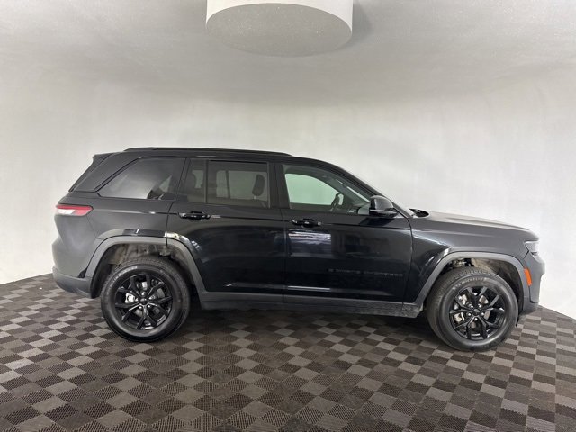 2024 Jeep Grand Cherokee Altitude X photo 2