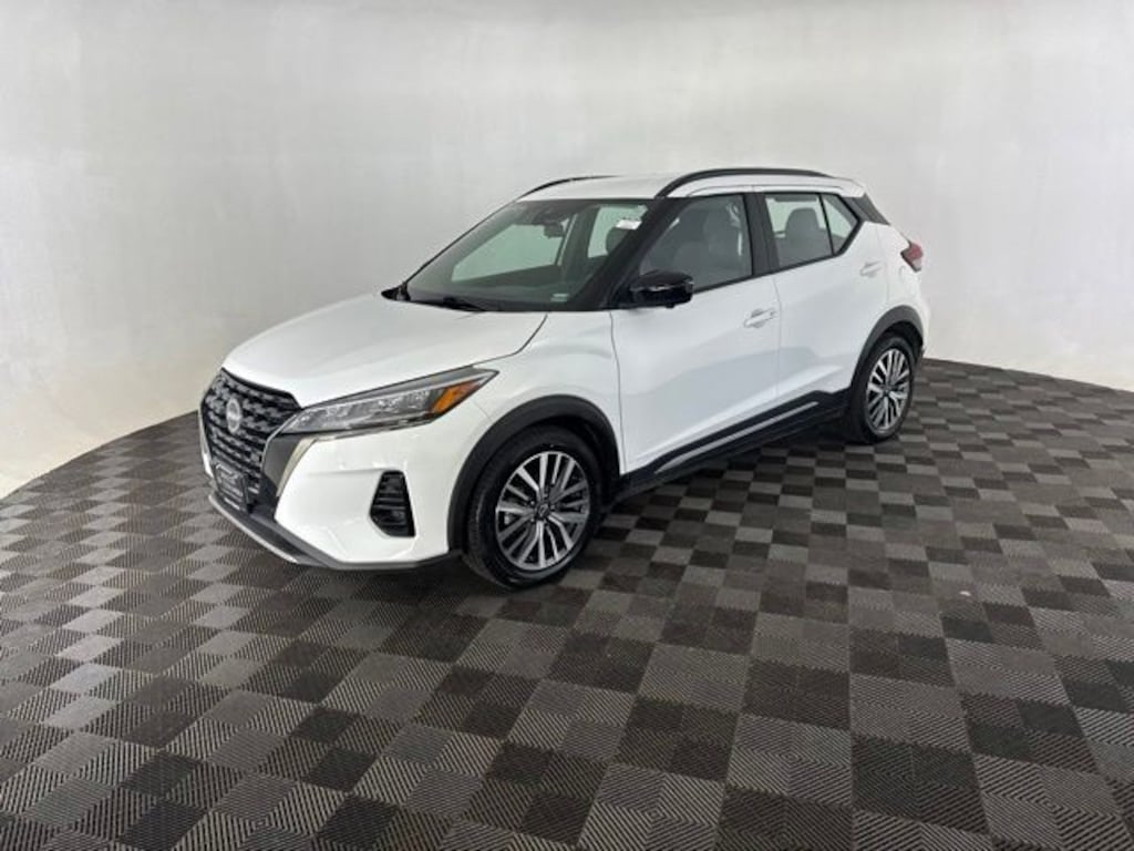 Used 2024 Nissan Kicks SR SR FWD