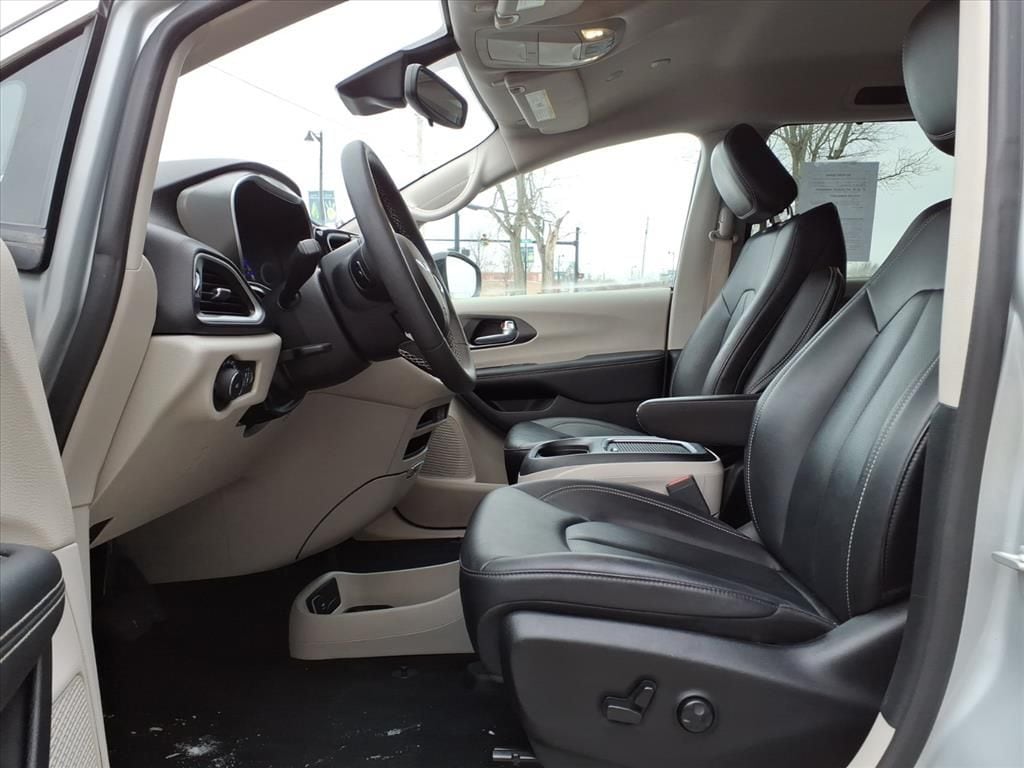 2024 Chrysler Pacifica Touring L - Photo 14