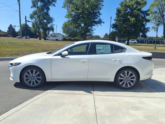 2025 Mazda Mazda3 2.5 s Preferred photo 3