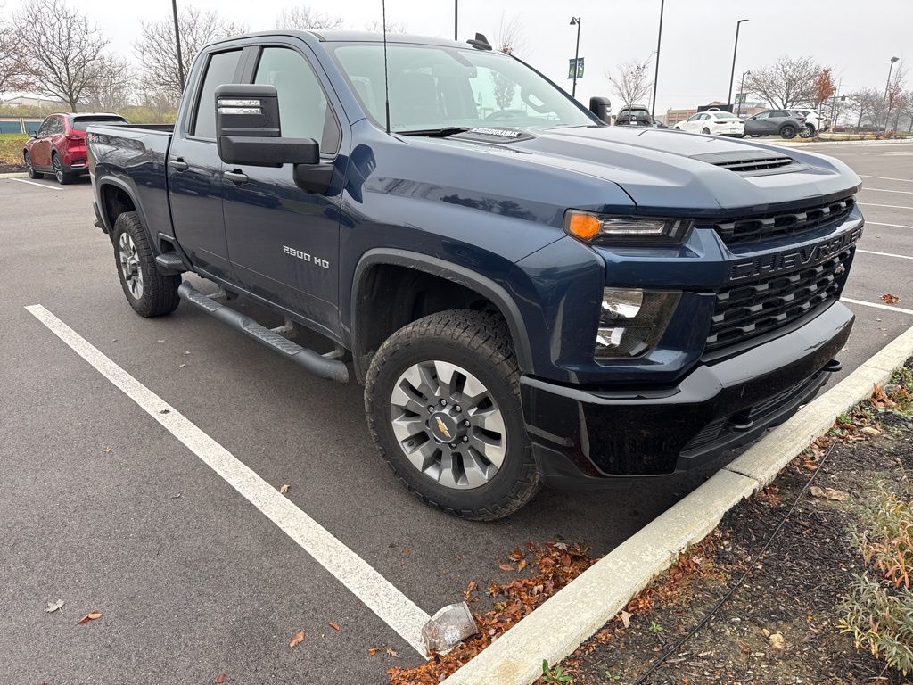 2022 Chevrolet Silverado 2500HD Custom photo 2