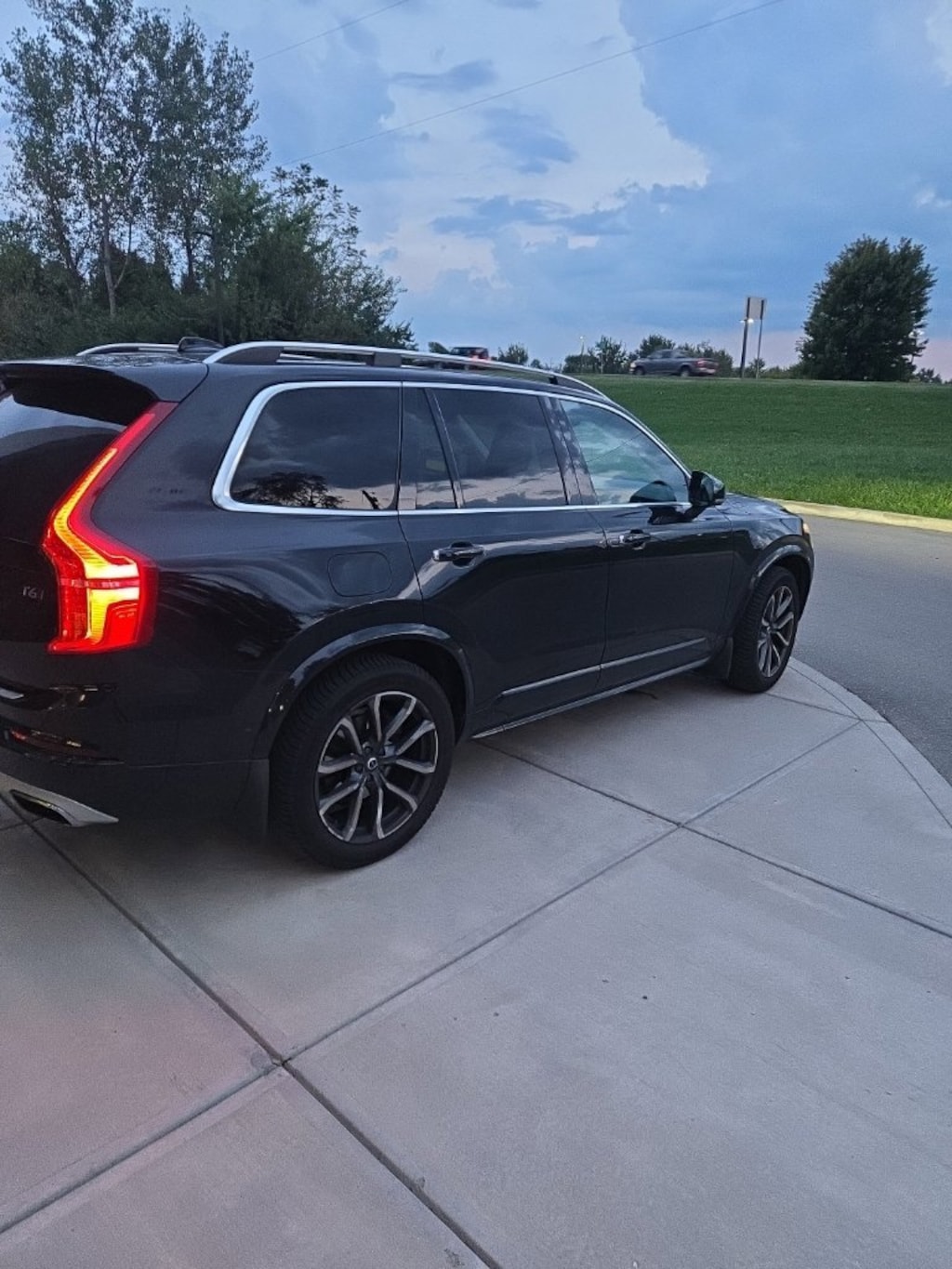 Used 2019 Volvo XC90 T6 Momentum SUV