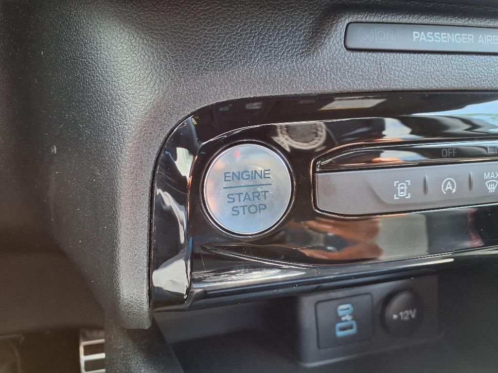 2023 Ford Escape ST-Line photo 4
