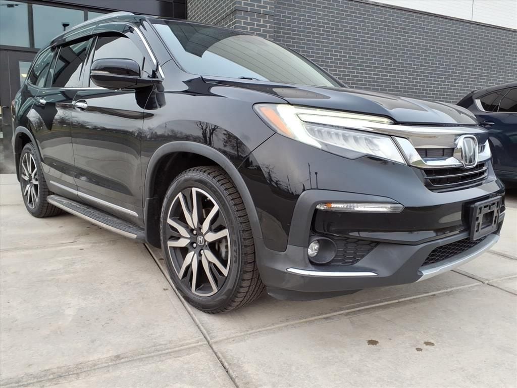 2019 Honda Pilot Elite's photo