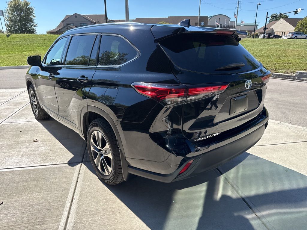 2020 Toyota Highlander Hybrid XLE photo 4