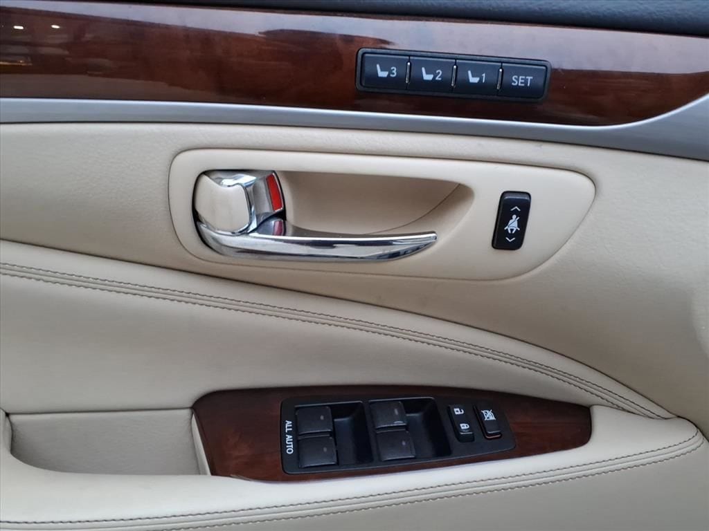 2014 Lexus LS Base - Photo 11