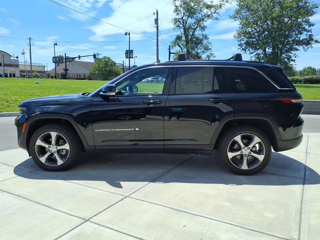 Used 2023 Jeep Grand Cherokee Limited SUV