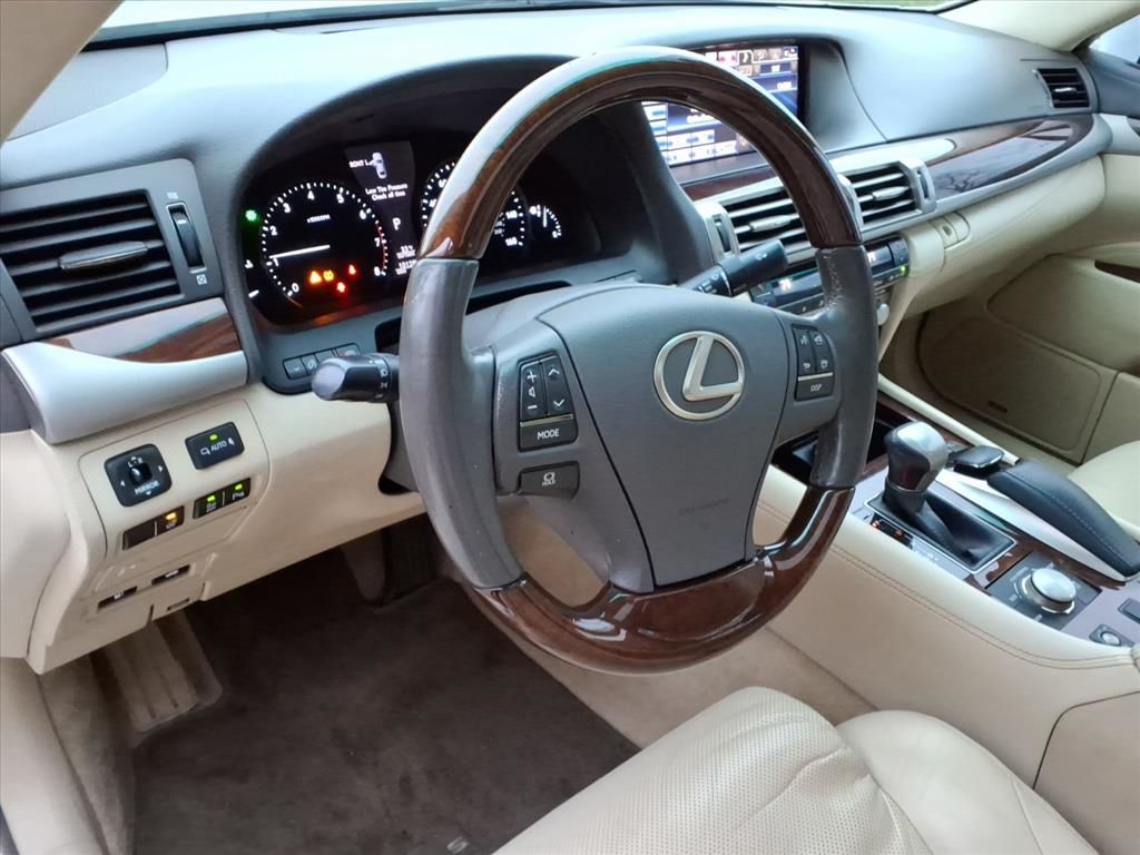2014 Lexus LS Base - Photo 14