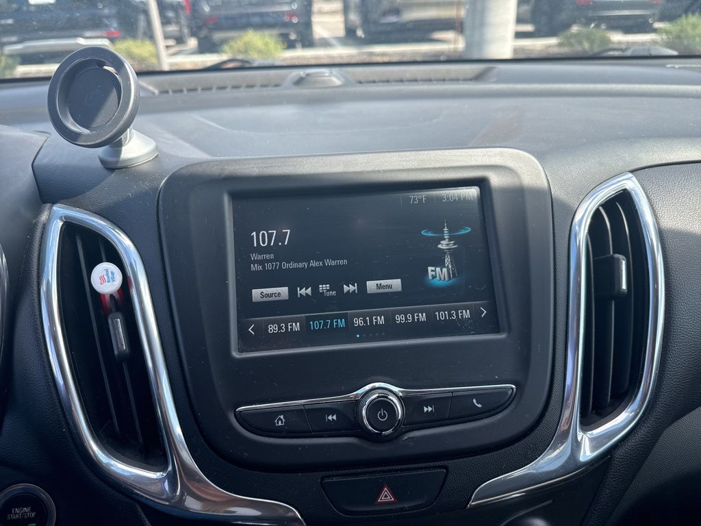 2018 Chevrolet Equinox photo 3