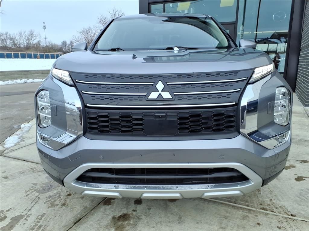Used 2024 Mitsubishi Outlander SE SUV