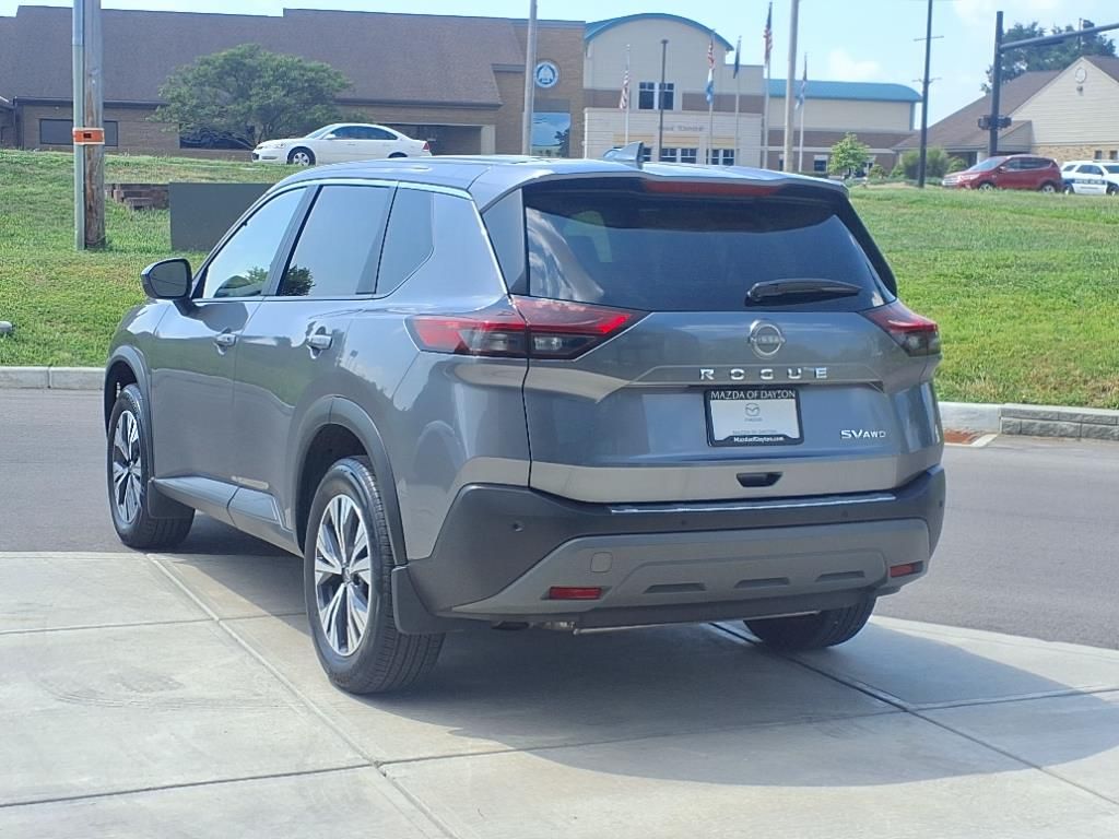 2023 Nissan Rogue SV photo 3