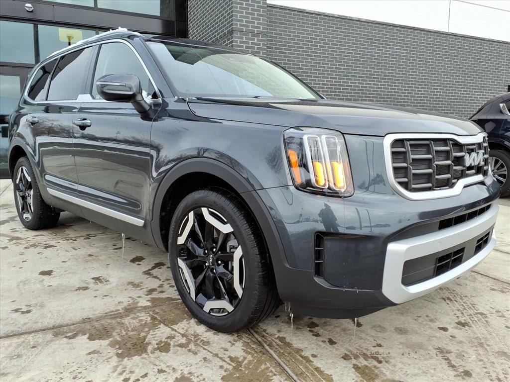 Used 2024 Kia Telluride S SUV