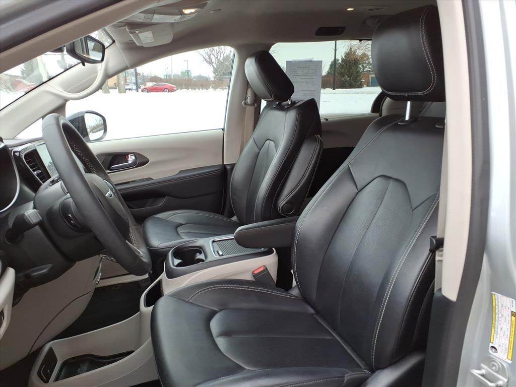 2024 Chrysler Pacifica Touring L - Photo 13