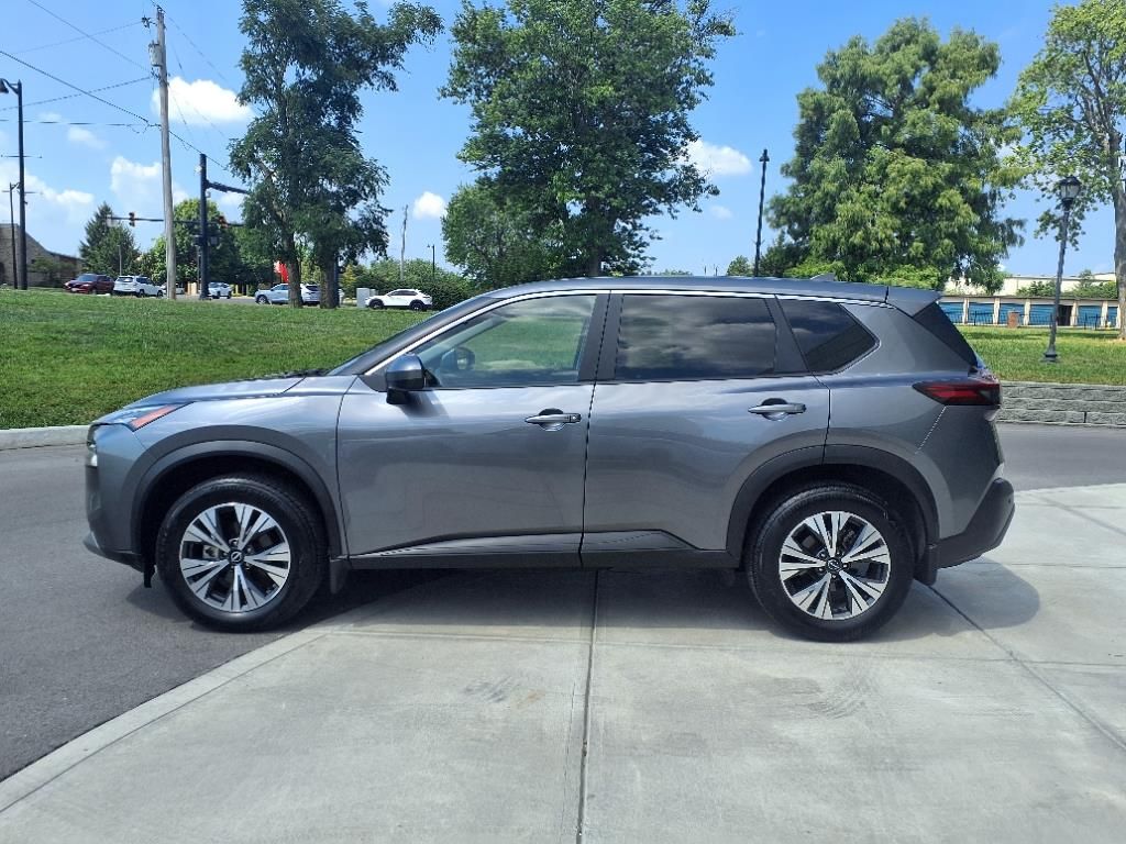 2023 Nissan Rogue SV photo 3